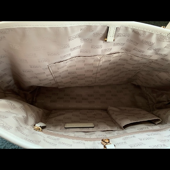 MK tote - Picture 4 of 4